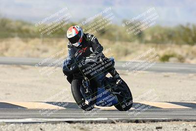 media/Dec-01-2025-Moto Forza (Mon) [[2daa91e15f]]/3-Beginner Group/Session 3 (Turn 3)/